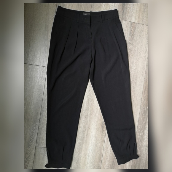 Babaton Pants - Aritzia Babaton Cohen pique pant